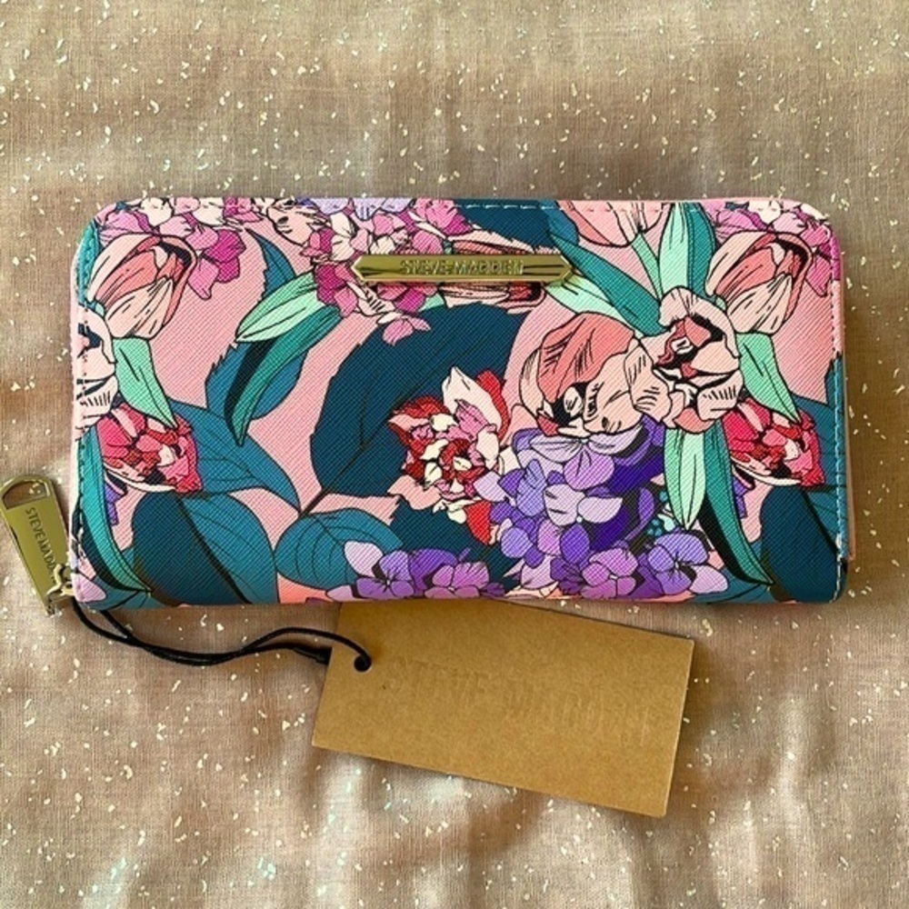Brand New Steve Madden Blush Floral Zip Around Hamlet Wallet